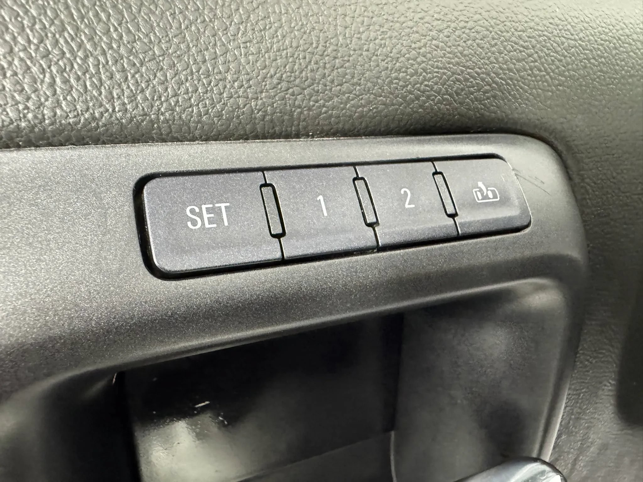 Used 2016 GMC Sierra 1500 SLT w/ All-Terrain Package AWD/4WD image 31