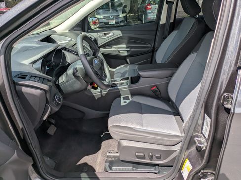 Used 2018 Ford Escape SE FWD image 17