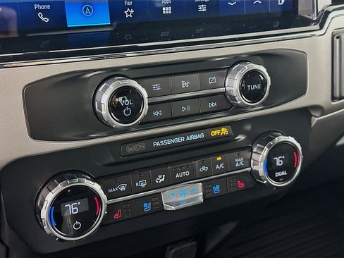 Used 2022 Ford F450 Lariat w/ Lariat Ultimate Package image 25