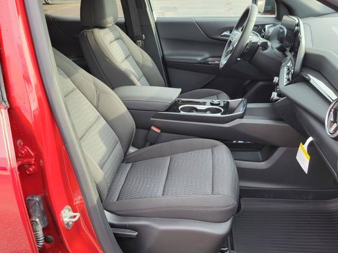 New 2026 Chevrolet Equinox LT w/ Safety and Technology Package FWD image 10