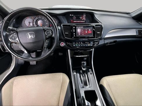 Used 2016 Honda Accord Touring image 16