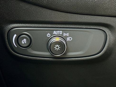 Used 2022 Chevrolet Equinox LT image 10