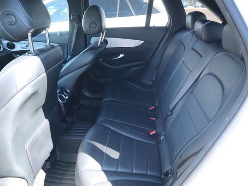 Used 2021 Mercedes-Benz GLC 300 image 11