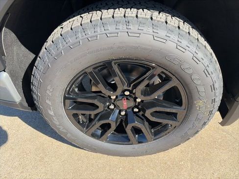 New 2026 GMC Sierra 1500 Elevation image 10