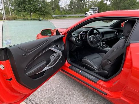 Used 2019 Chevrolet Camaro SS RWD image 15