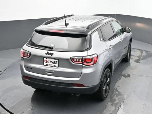 Used 2019 Jeep Compass Latitude AWD/4WD image 11