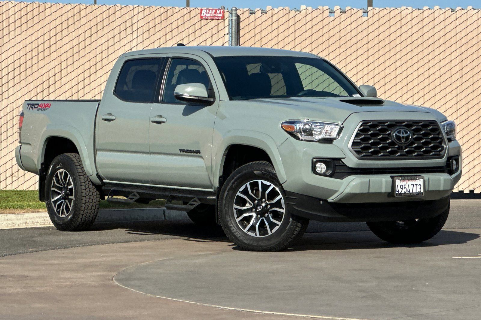 Used 2023 Toyota Tacoma TRD Sport AWD/4WD image 2