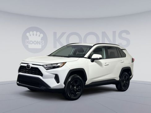 Used 2024 Toyota RAV4 XLE image 1