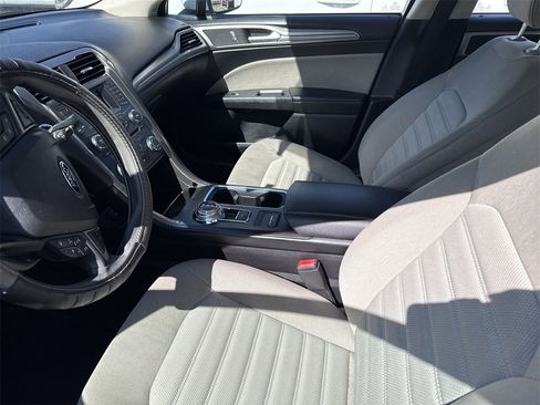 Used 2018 Ford Fusion S image 9