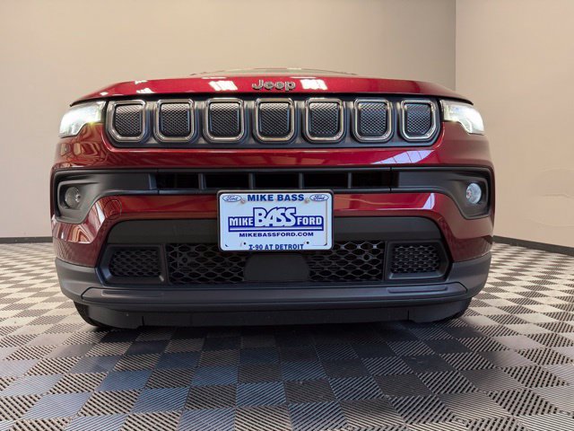 Used 2022 Jeep Compass Latitude AWD/4WD image 3