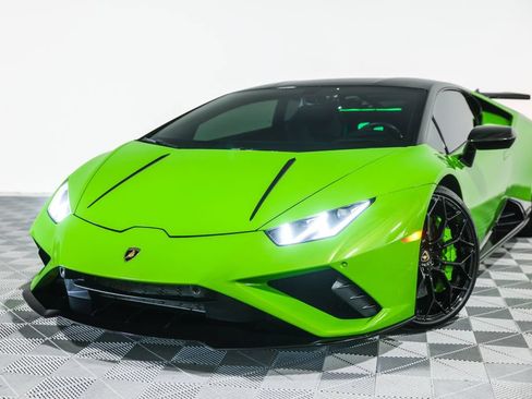 Used 2021 Lamborghini Huracan EVO RWD image 11