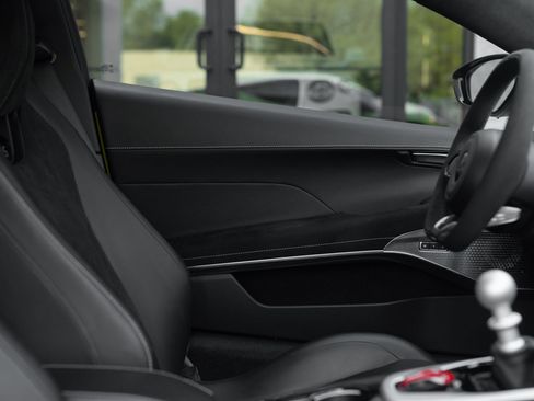 Used 2025 Lotus Emira RWD image 27