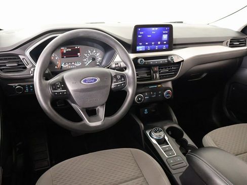 Used 2022 Ford Escape SE image 2