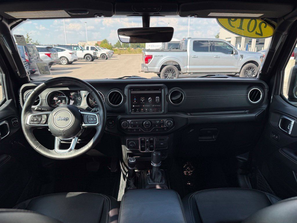 Used 2019 Jeep Wrangler Unlimited Sahara AWD/4WD image 12