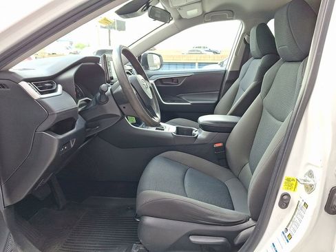 Used 2022 Toyota RAV4 LE AWD/4WD image 15