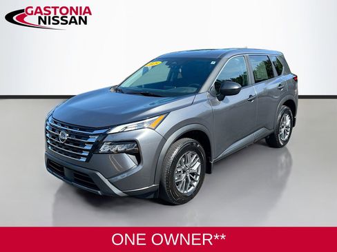 Used 2025 Nissan Rogue S FWD image 3