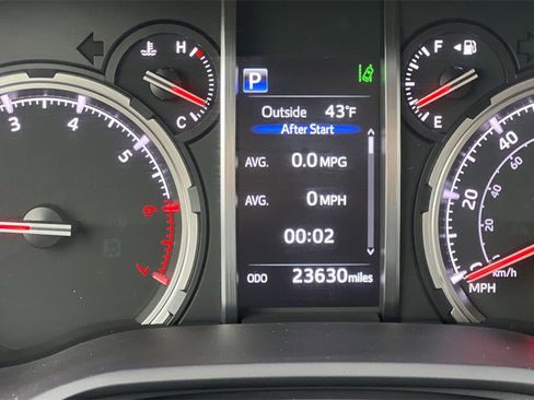 Used 2021 Toyota 4Runner Venture w/ Moonroof Package image 30