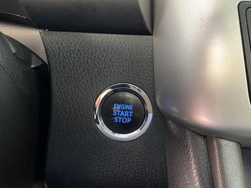 Used 2018 Toyota Highlander Limited AWD/4WD image 26