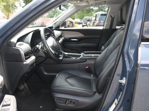 Certified 2024 Toyota Grand Highlander AWD image 8