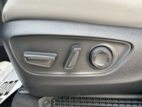 Certified 2025 Toyota Sienna XLE FWD image 15