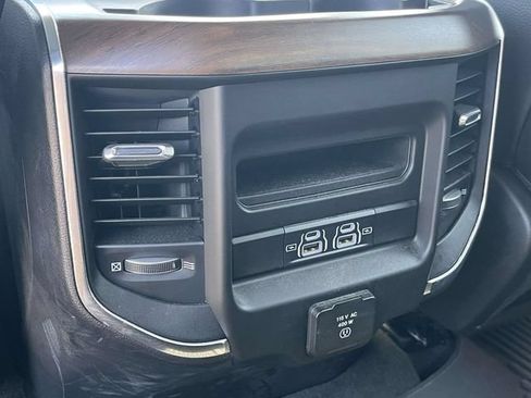 Used 2022 RAM 1500 Laramie AWD/4WD image 19