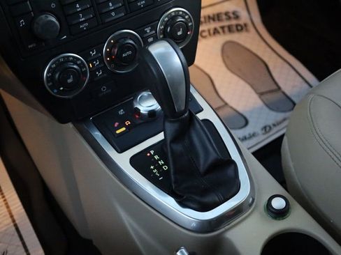 Used 2012 Land Rover LR2 HSE image 37