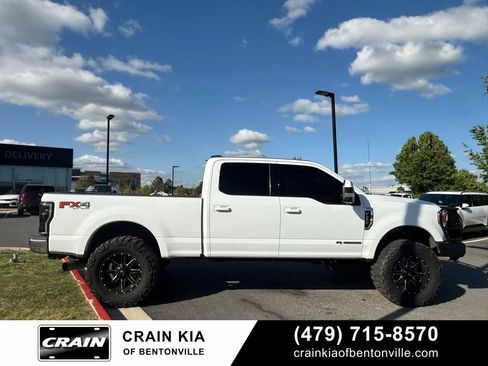 Used 2020 Ford F250 Lariat w/ Lariat Value Package AWD/4WD image 2