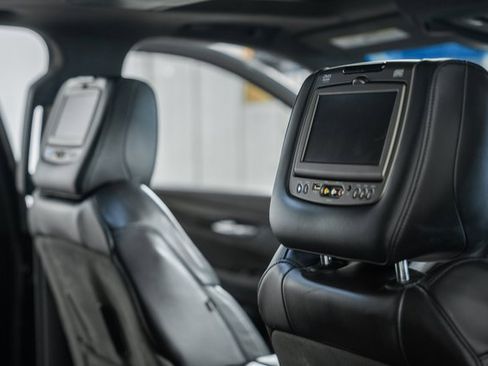 Used 2018 Cadillac Escalade ESV Platinum image 33