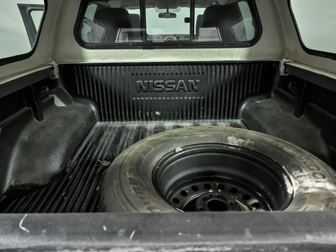 Used 2019 Nissan Frontier SV image 12