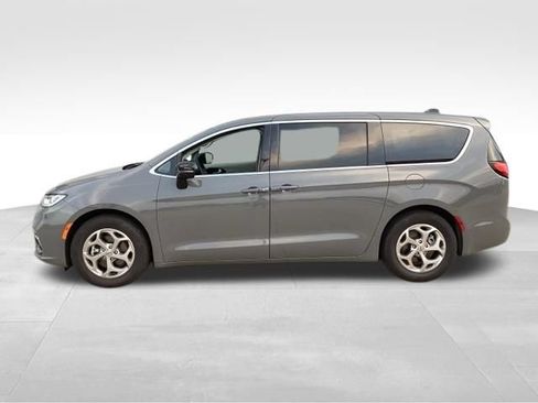Used 2024 Chrysler Pacifica Limited FWD image 1