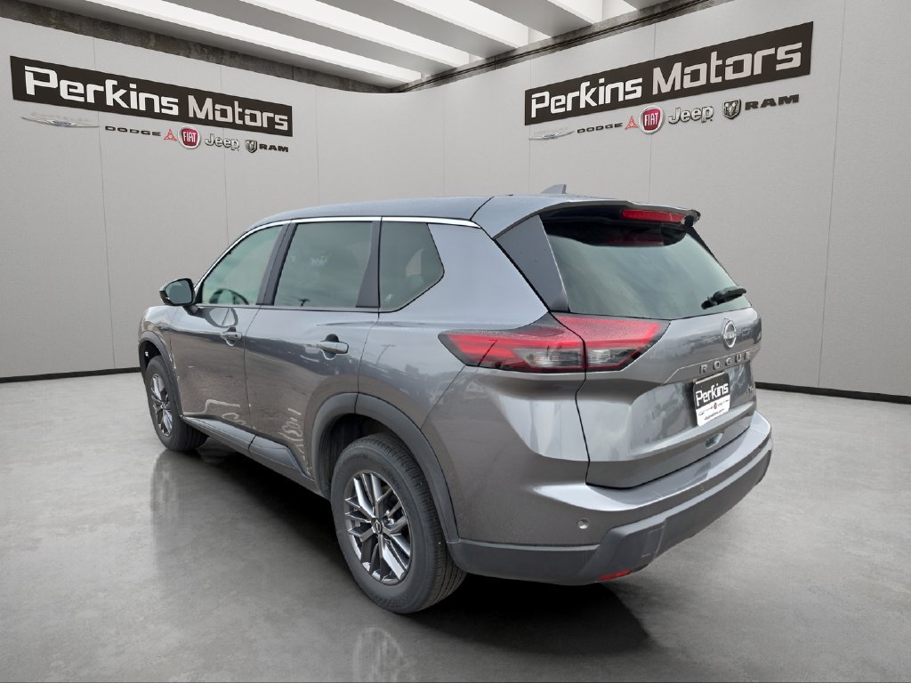 Used 2026 Nissan Rogue SV AWD/4WD image 3