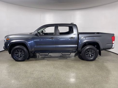 Used 2022 Toyota Tacoma SR5 RWD image 6