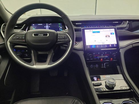 Used 2022 Jeep Grand Cherokee Limited 4xe w/ Luxury Tech Group II AWD/4WD image 22