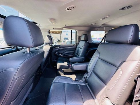 Used 2019 Chevrolet Suburban LT image 13