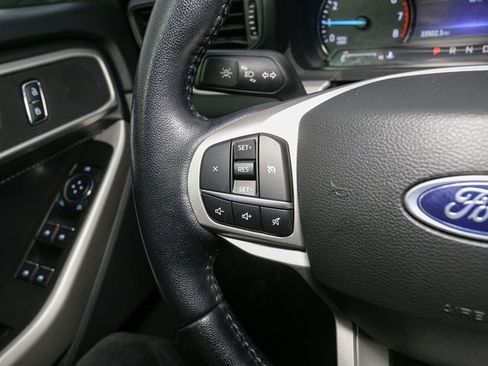 Used 2022 Ford Explorer XLT image 31