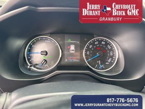 Used 2020 Toyota RAV4 LE image 18