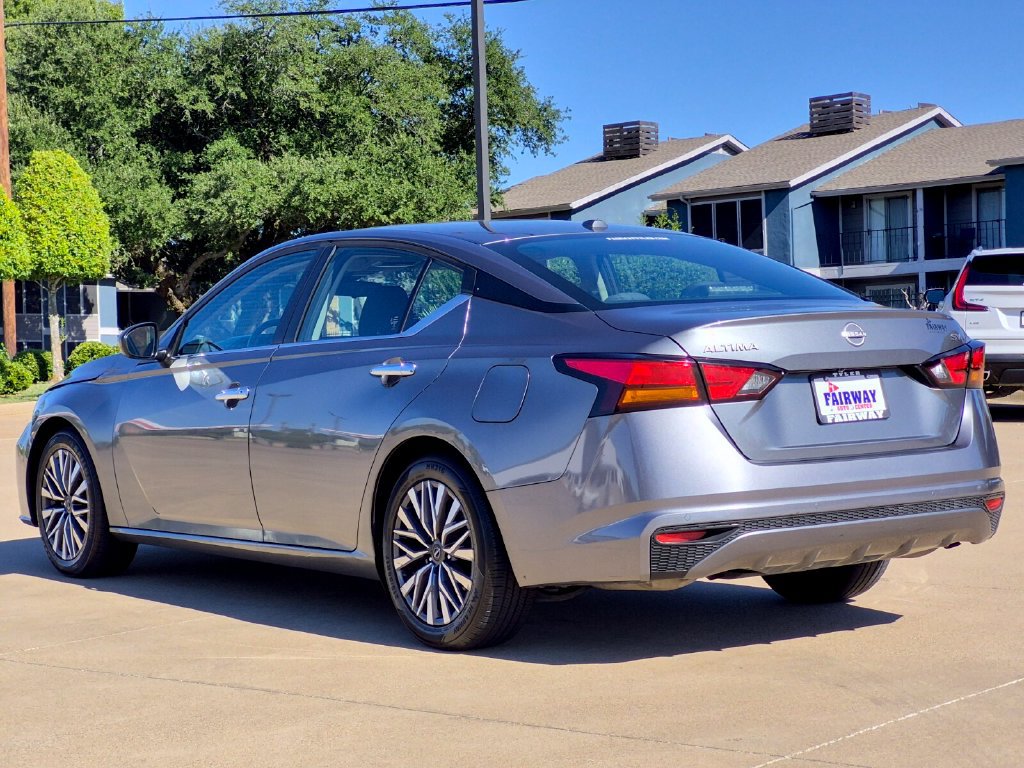 Used 2023 Nissan Altima 2.5 SV FWD image 4