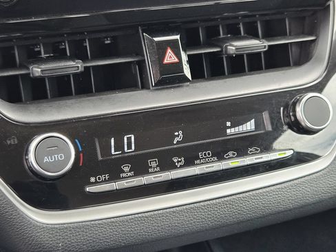 Used 2025 Toyota Corolla LE FWD image 20