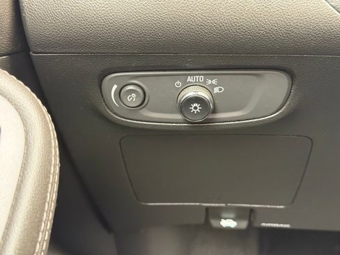Used 2024 Buick Encore GX Preferred w/ Comfort Package AWD/4WD image 12