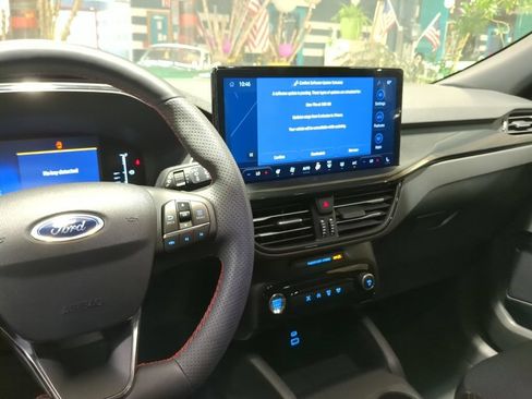 Used 2023 Ford Escape ST-Line w/ Tech Pack #1 AWD/4WD image 15
