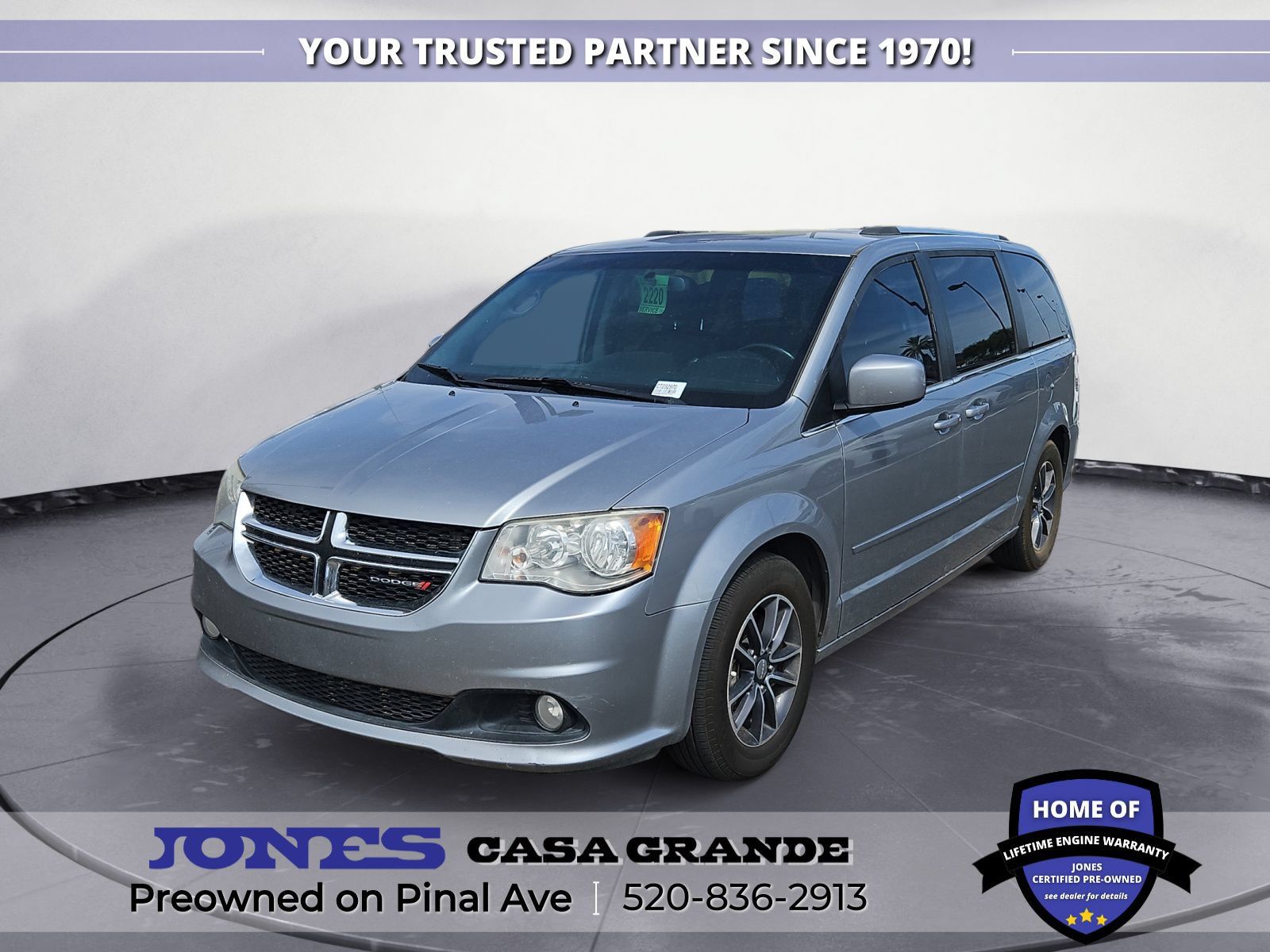 Used 2017 Dodge Grand Caravan SXT FWD image 1