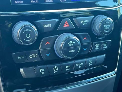 Used 2019 Jeep Grand Cherokee Altitude AWD/4WD image 34