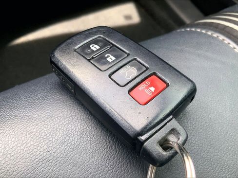 Used 2017 Toyota Highlander SE AWD/4WD image 15