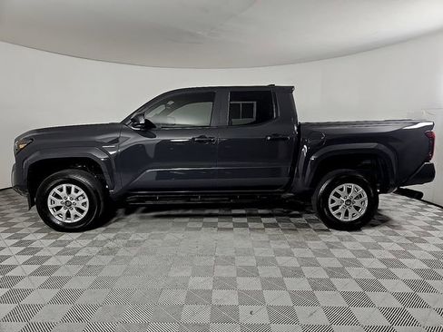 Used 2025 Toyota Tacoma SR image 7