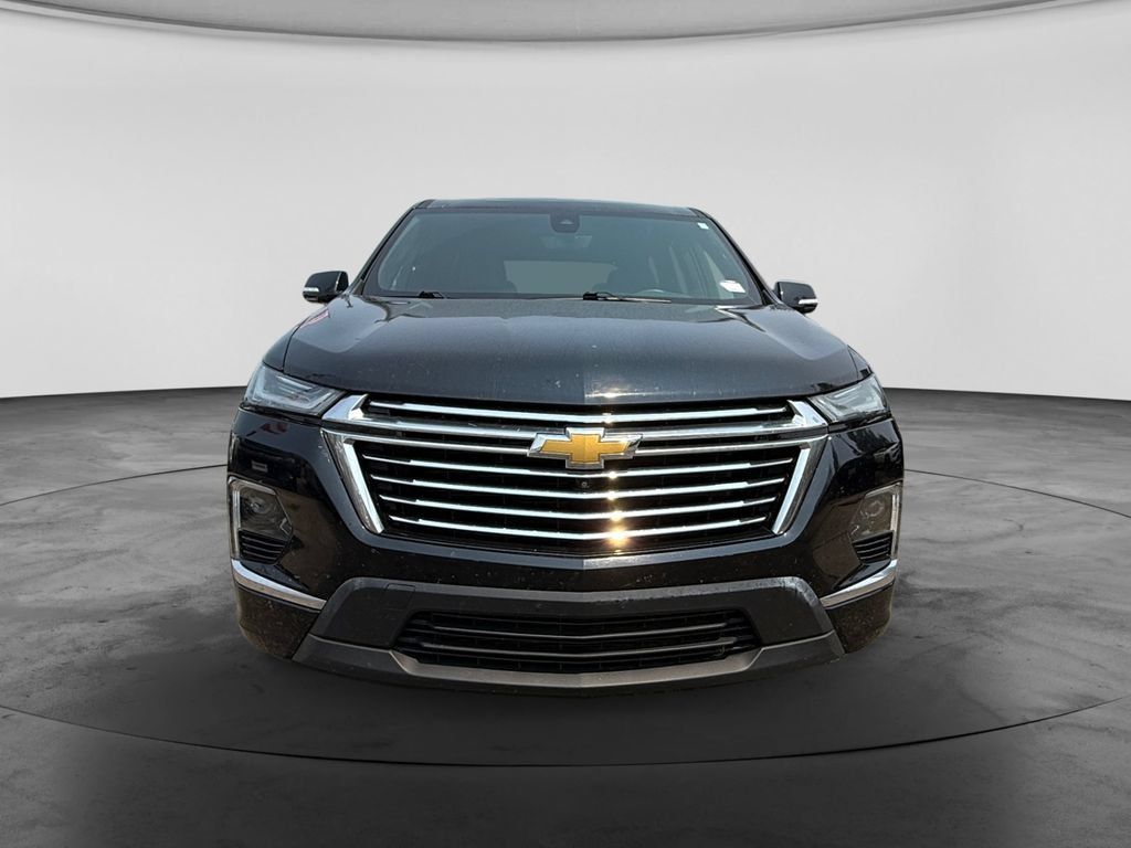 Used 2023 Chevrolet Traverse Premier AWD/4WD image 3