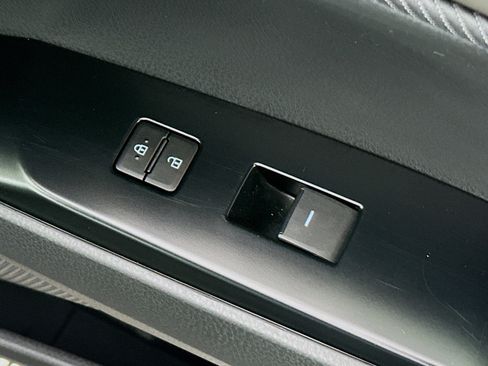 Used 2025 Toyota Camry SE FWD image 27