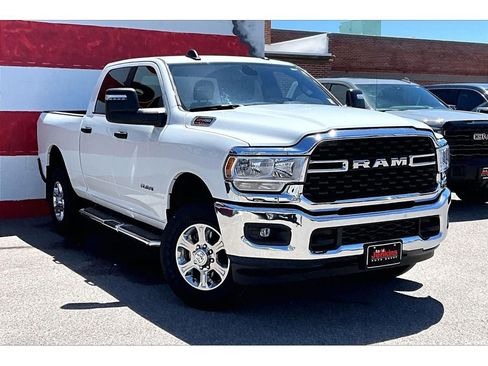 Used 2024 RAM 2500 Big Horn AWD/4WD image 12