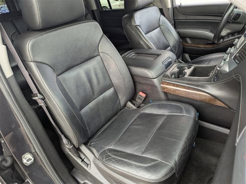 Used 2016 Chevrolet Suburban LT image 12