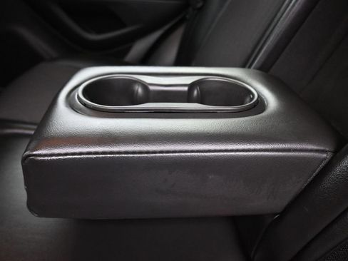 Used 2020 Chevrolet Trax LT w/ LT Convenience Package image 31