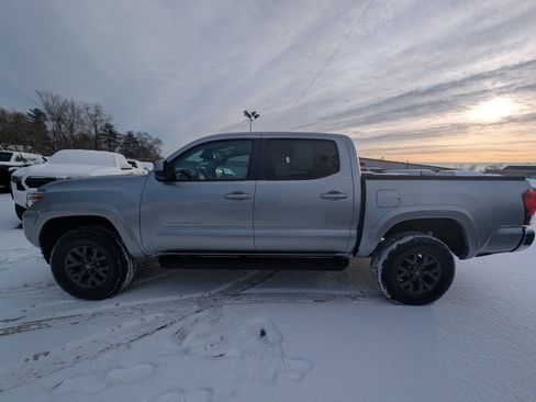 Certified 2023 Toyota Tacoma SR5 image 3